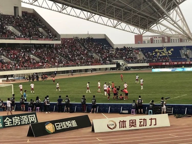 Ming重返赛场，晋级下一阶段首场状态出色，西班牙队观众沸腾！